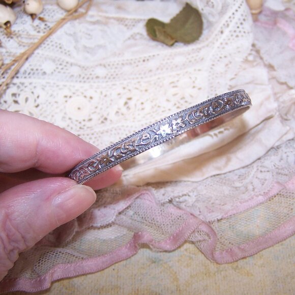 Danecraft Sterling Silver 1/4" Bangle Bracelet - Floral / Flower Design - Picture 4 of 9